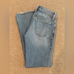 Hollister Low-Rise Relaxed Straight jeans / size 23 regular
